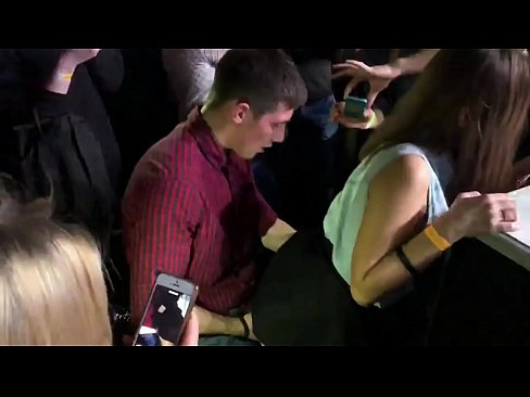 ❤️ ʻO ka moekolohe maoli i loko o kahi hale kalapu ʻo Rūsia. 18-makahiki-kahiko Lūkini kaikamahine i loko o ka anus a me ka vagina fucked i loko o ka nightclub ️ Nani porn ia makou ❌